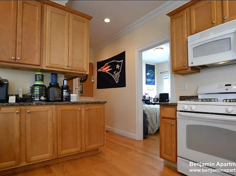 5 Benson St #3 — Photo 3