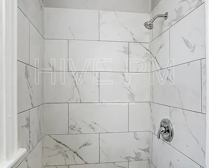 1758 Brewster Ave — Photo 17