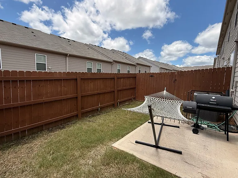 5318 Radford Loop — Photo 23