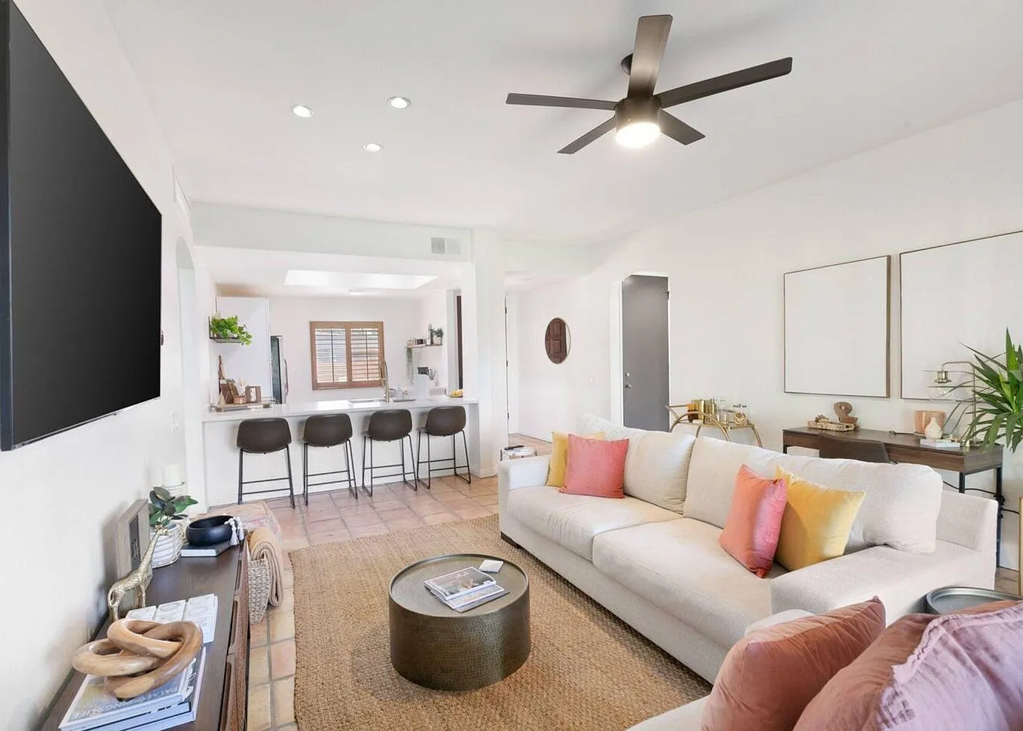 2 bed, 1212 sqft, $3,000 — Photo 2
