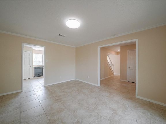 3rd image of 15311 Pebble Lake Dr