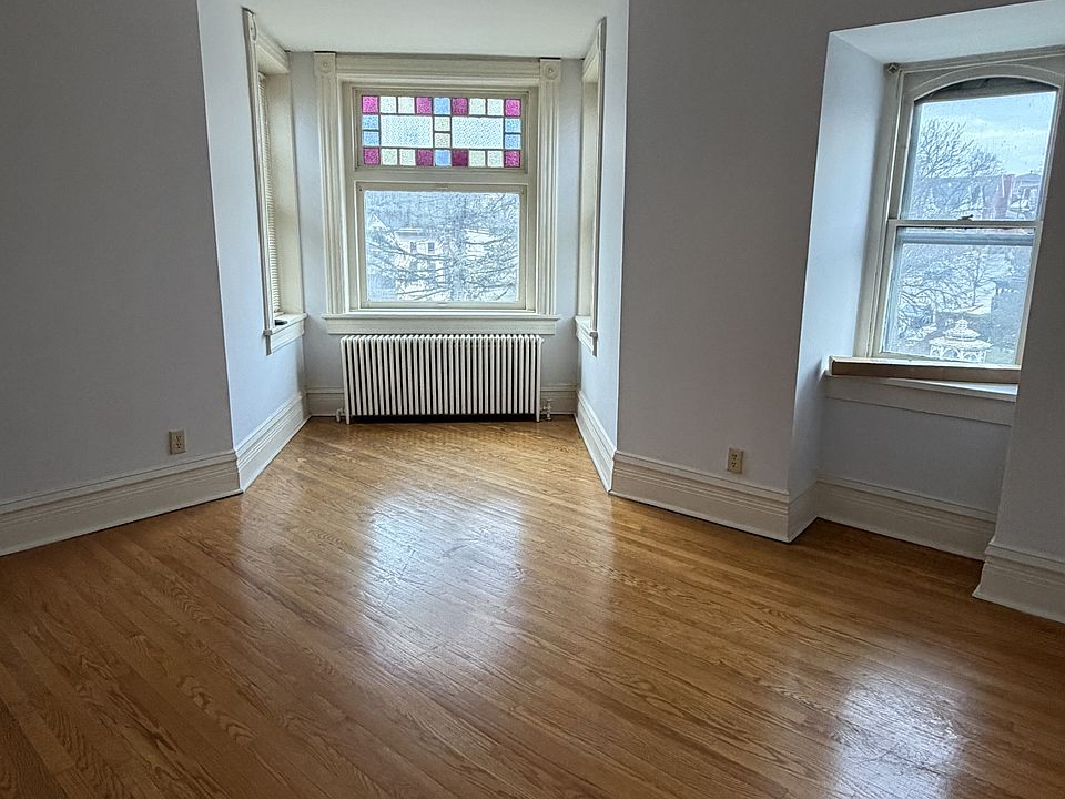 1st image of 704 Penn St APT 3