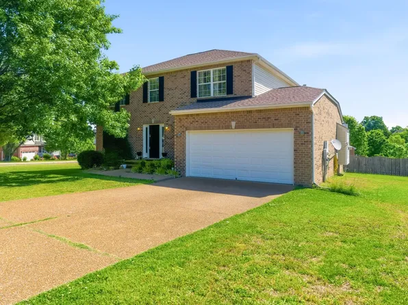 8008 Streamside Dr, Mount Juliet, TN 37122
