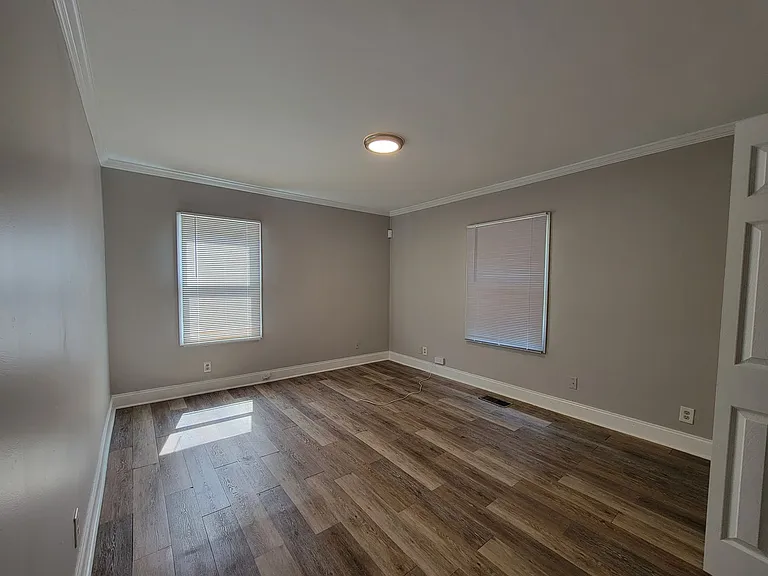 1137 White Oak Ave SW — Photo 24