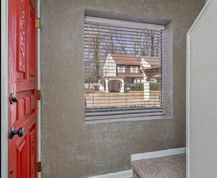 775 Highland Square Dr — Photo 3