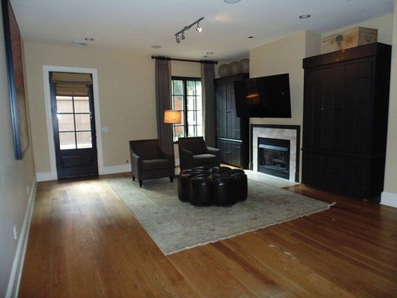 2nd image of Jackson Ave E Unit 3