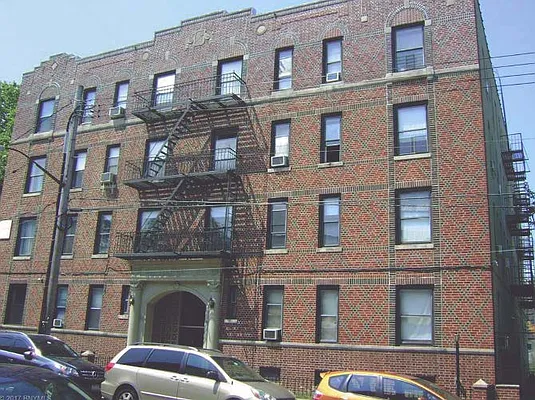 Sold by Global Real Estate Solutions | media 6