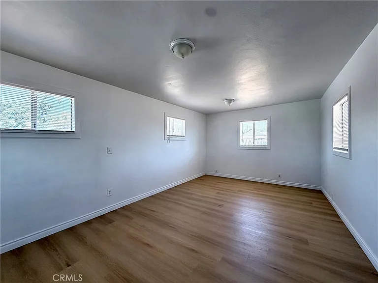 247 Stephen St — Photo 10