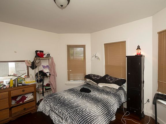 5th image of 10 Monroe St