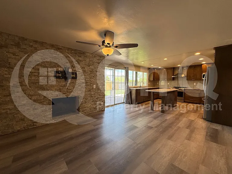 8601 E Calle Bolivar — Photo 8