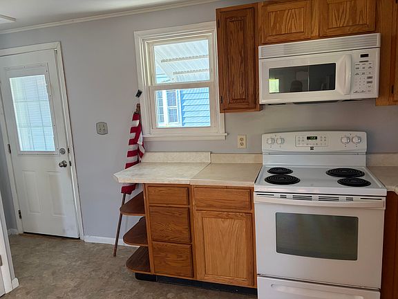 2nd image of 15 Standish St
