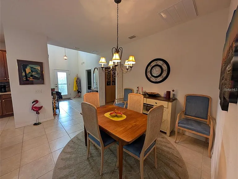 4480 Strathmore Dr — Photo 4