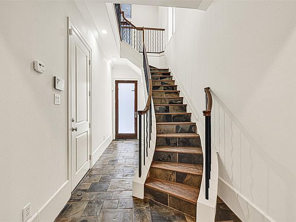 2nd image of 707 Reinicke St