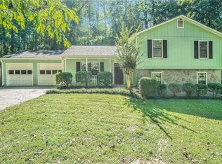 4695 Barnes Ct, Loganville, GA 30052