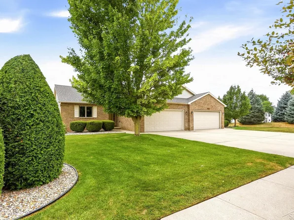 8971 N Brookshire Dr, Saginaw, MI 48609