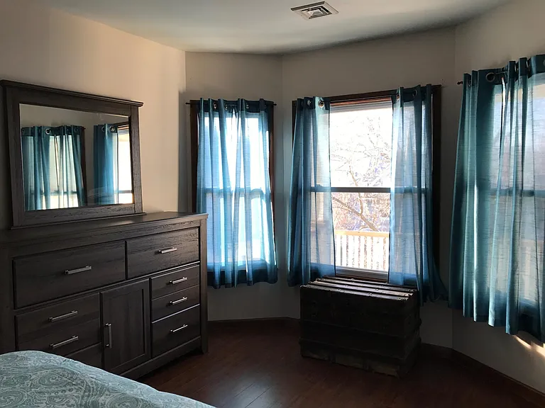 1016 Quincy Ave — Photo 4