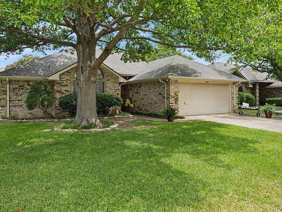 1st image of 217 Harris Dr