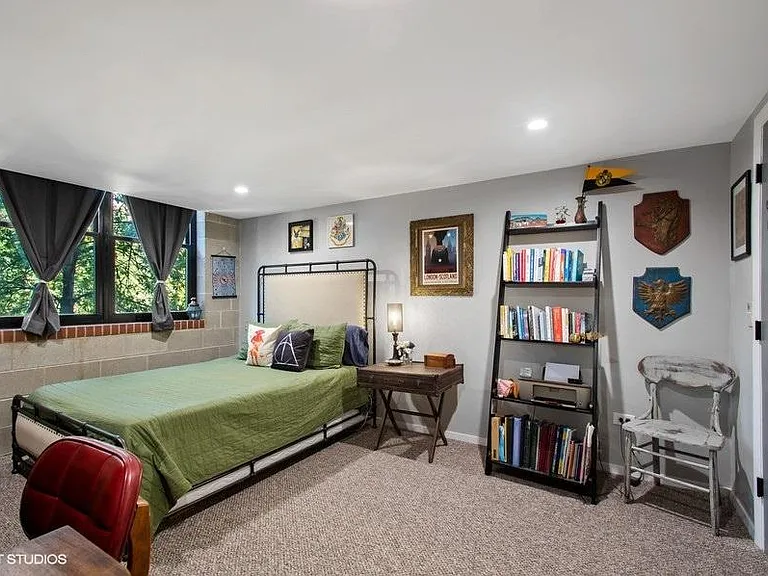 1934 N Washtenaw Ave #218 — Photo 17