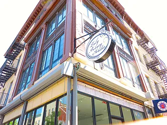 Rented by Rennit Inc.