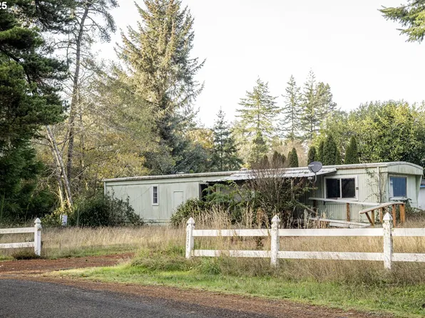 5425 Bay Berry Dr, Florence, OR 97439