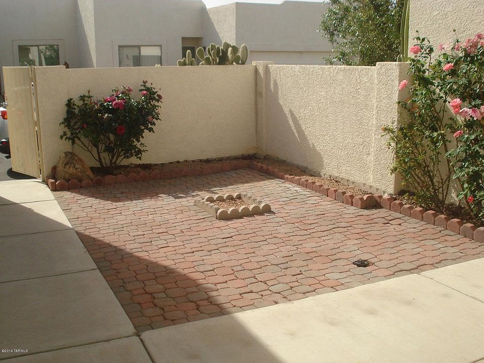 1st image of 2856 S Stacy Dr