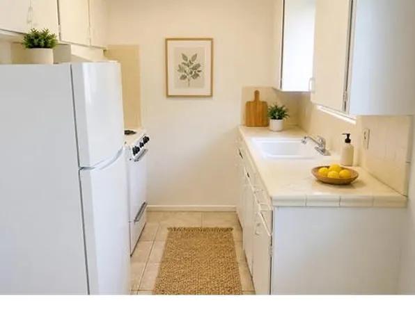 1225 E Vassar Ave APT B, Fresno, CA 93704