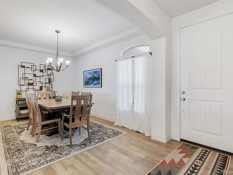 20551 Beekman Pl — Photo 12