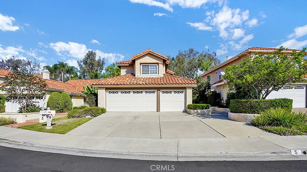 4 bed, 2158 sqft, $5,900 — Photo 1