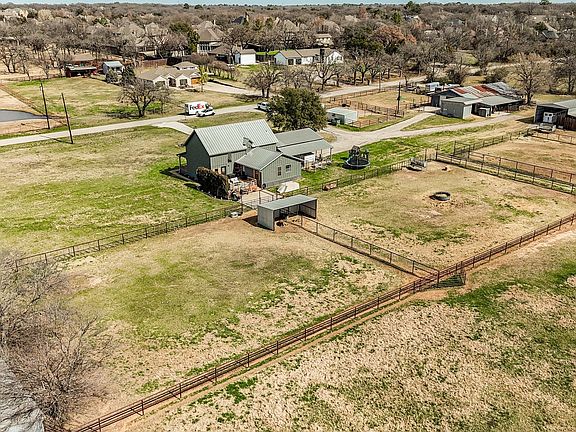 3rd image of 309 Sanders Rd