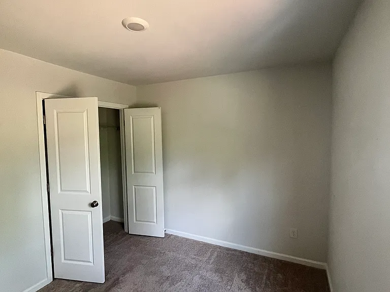 216 Spencer Cir — Photo 5