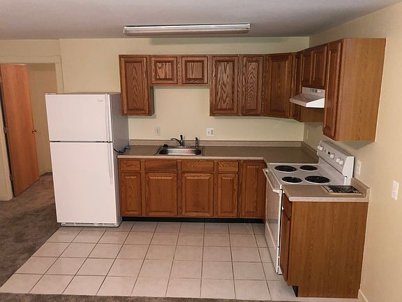 2nd image of 420 North St APT 20
