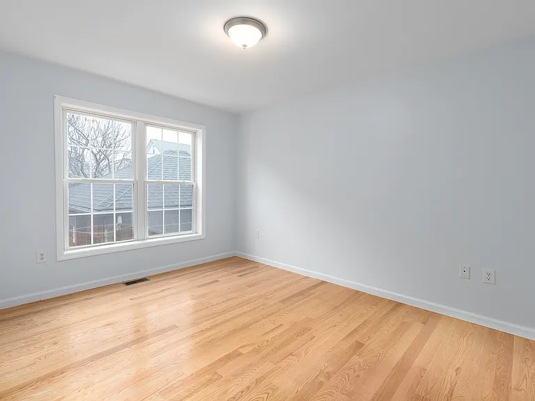 45 Harvard St #45 — Photo 9