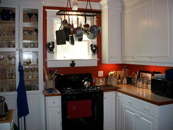 Updated kitchen with granite!