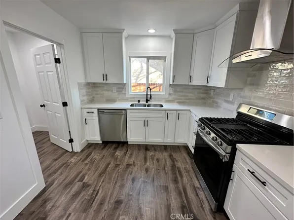 1090 W 15th St, San Bernardino, CA 92411