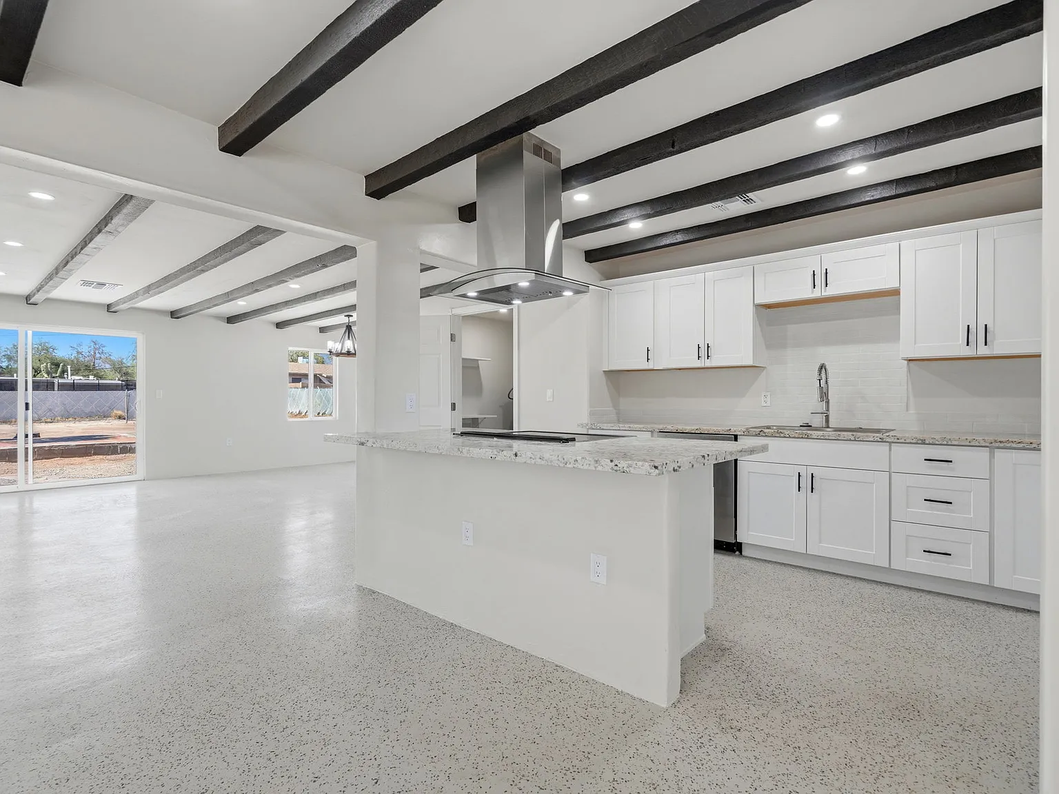5 bed, 2127 sqft, $3,495 — Photo 2