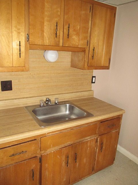 2nd image of 127 Oak St APT 5