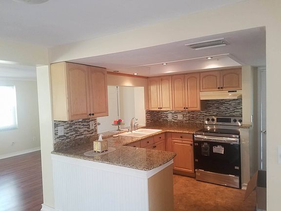 3rd image of 3336 Bainbridge Dr