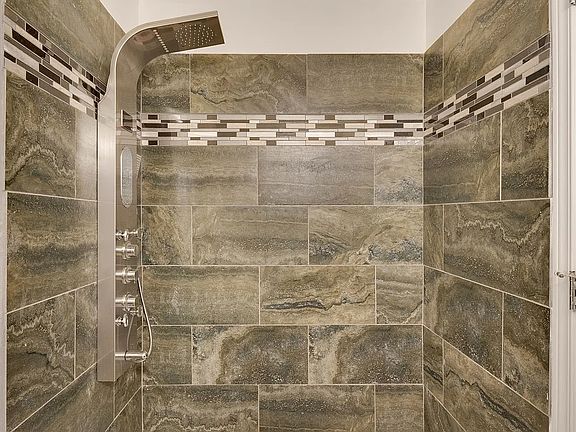 4th image of 14343 NE Woodinville Duvall Rd #1