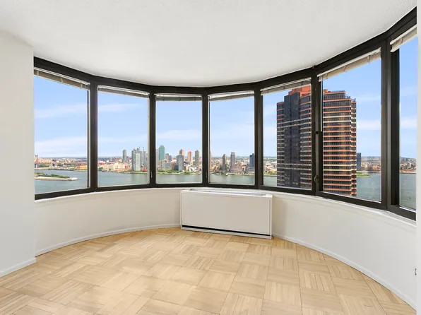 330 East 38th Street image 1 of 11