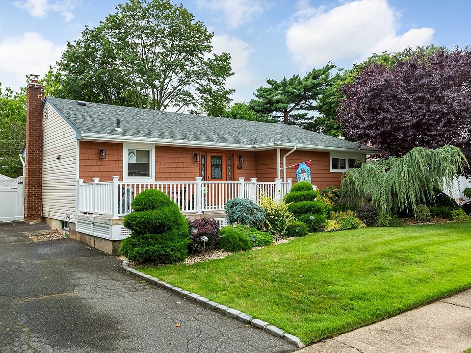 1st image of 514 Larch Ln