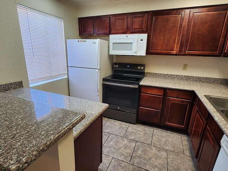 5281 River Glen Dr #228 — Photo 4