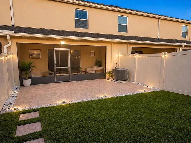 9040 Pinales Way — Photo 13