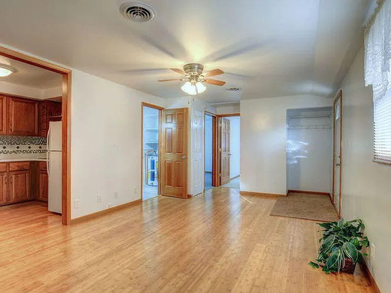 302 Greenview Dr — Photo 21