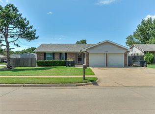 1213 S Patterson Dr, Moore, OK 73160