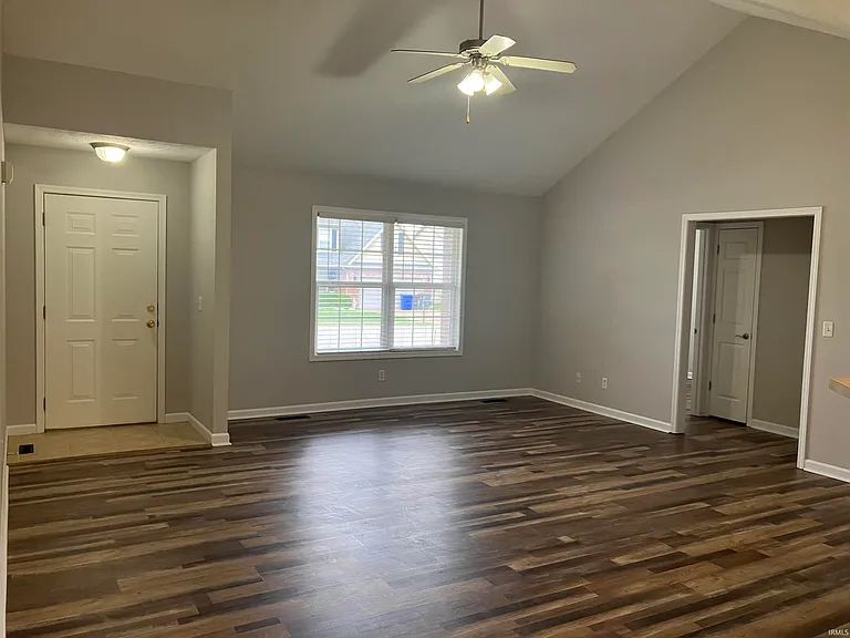 10655 Tecumseh Dr — Photo 3