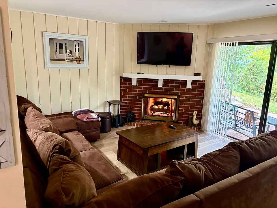 93 Red Chimney Rd #5