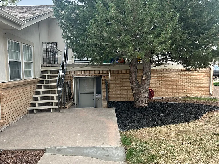 16494 E 13th Pl — Photo 3