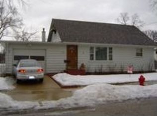 724 Delius St, Aurora, IL 60505