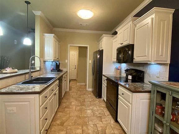 5th image of 29 Birchwood Dr