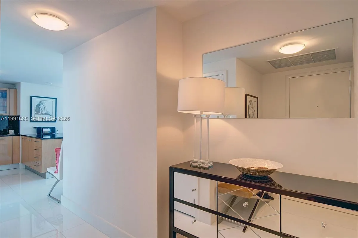 Building Photo - 6899 Collins Ave #1009